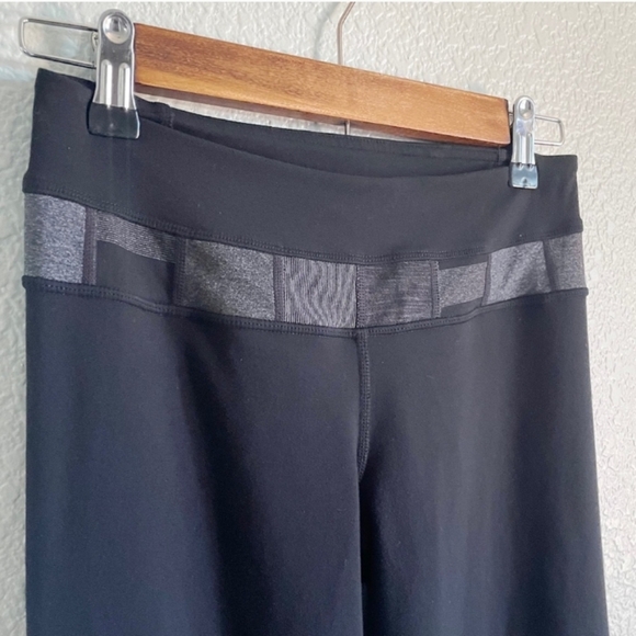 Lululemon Reversible Groove Cropped Leggings Athletic Workout Pants Size 4 Yoga - Picture 3 of 8